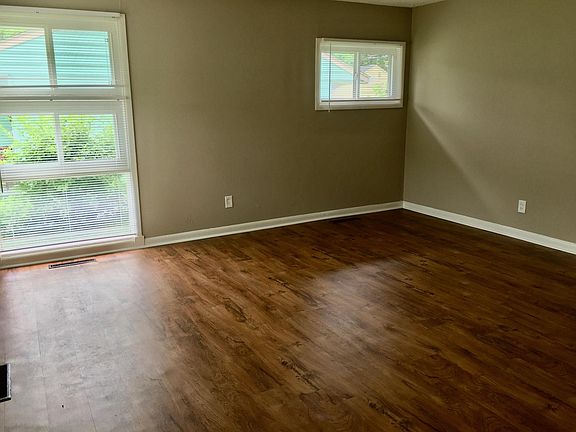 3rd image of 2249 Dawnlight Ave