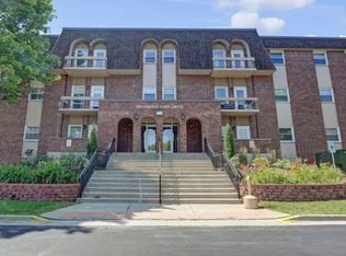 1501 Darien Lake Dr APT 208, Darien, IL 60561