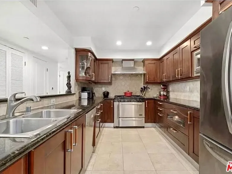 1621 Barry Ave #Penthouse 3 — Photo 9