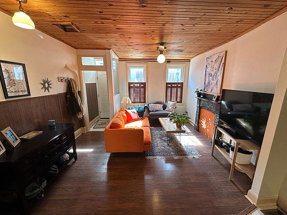 4th image of 2211 Montrose St