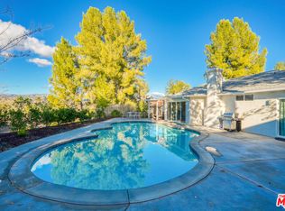 8961 Farralone Ave, Canoga Park, CA 91304