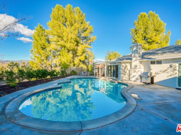 8961 Farralone Ave, Canoga Park, CA 91304