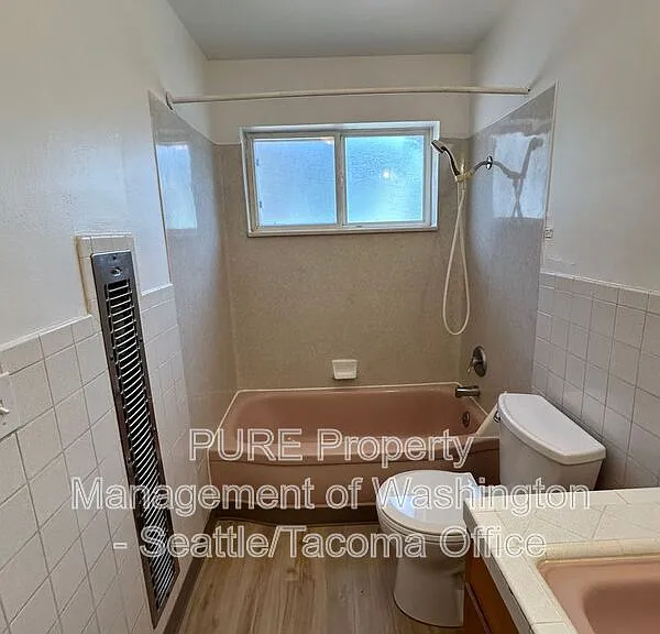 311 2nd St NE #3 — Photo 9