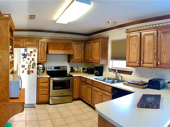3rd image of 4675 Farm Road 3389