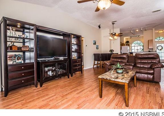 4th image of 6038 Hickory Grove Ln