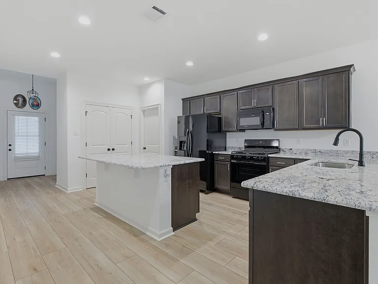 5300 Kramer Ct — Photo 6