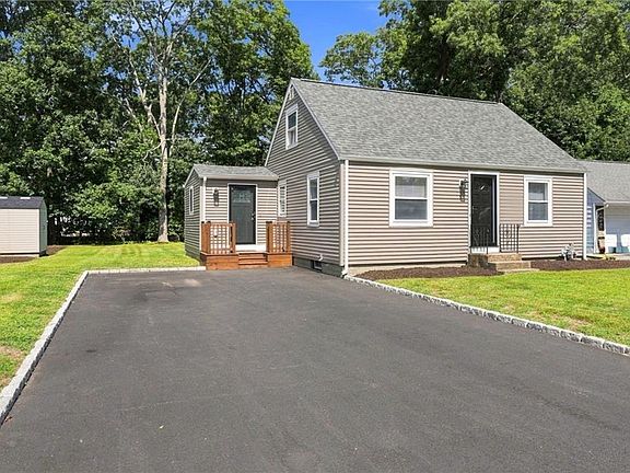 3rd image of 53 Pell Ave