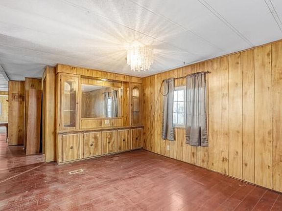 5th image of 1215 Macintyre Ct