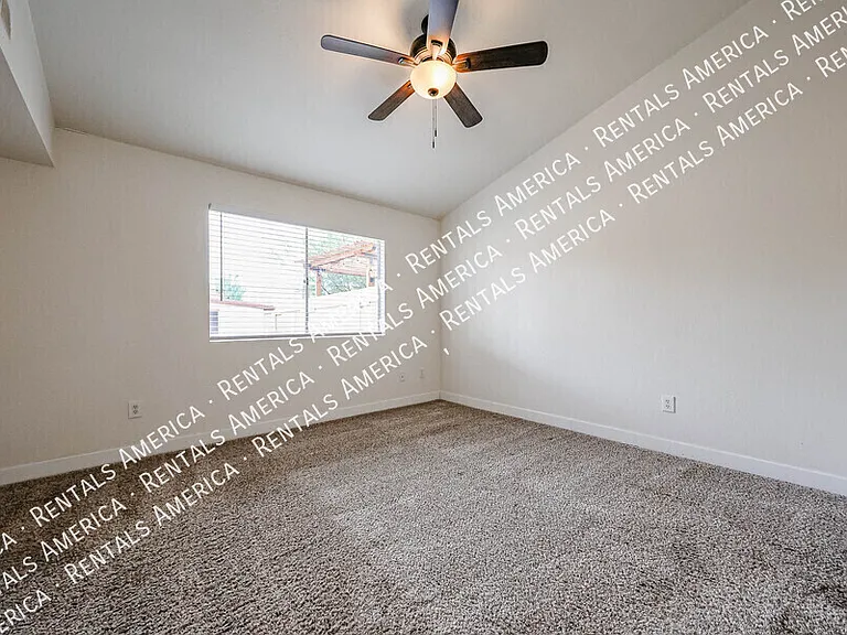 2842 E Irwin Ave — Photo 23
