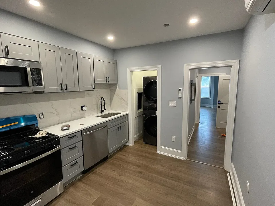 46 Saxton St #2