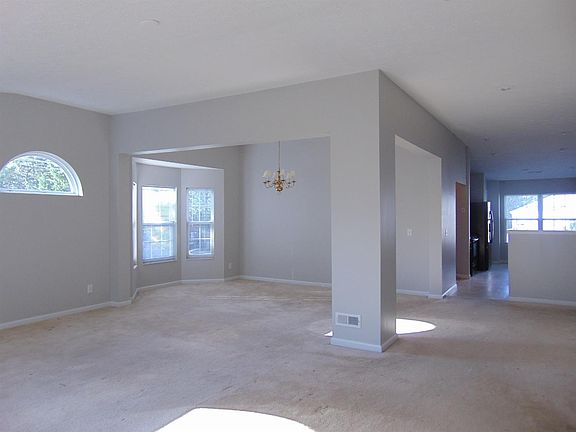 4th image of 2487 Aldermont Ct