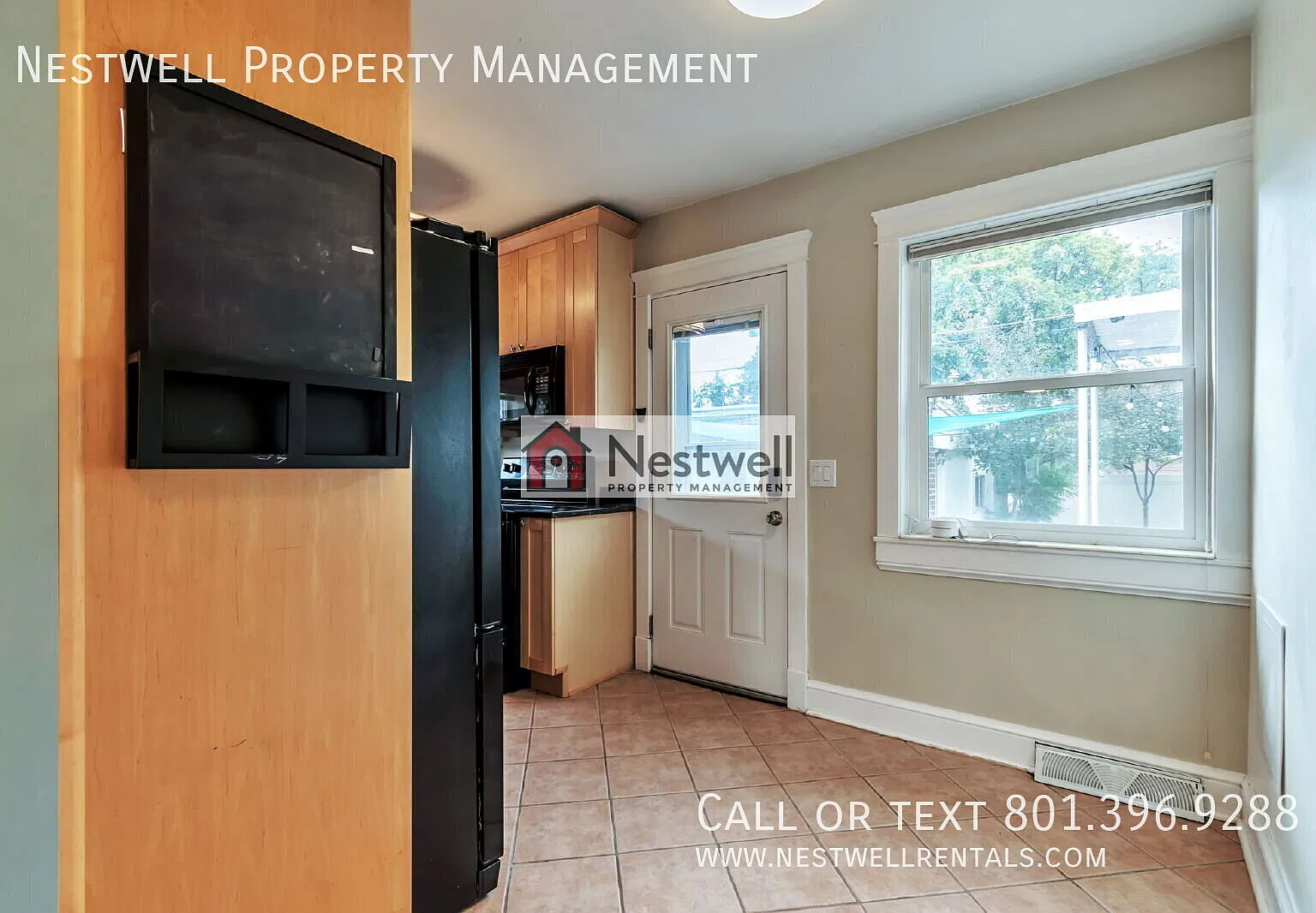 Rose Park Rambler with Hardwood Floors, Gas Fireplace & Fenced Garden Yard! — Photo 4