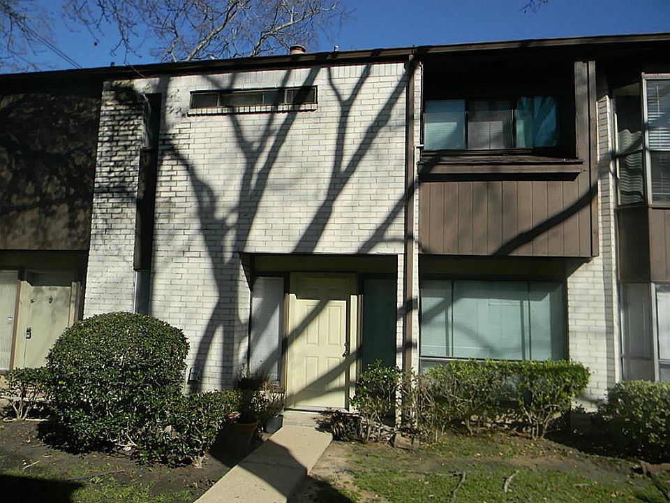 1st image of 8316 Augustine Dr #33