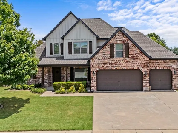 6501 S 35th St, Rogers, AR 72758