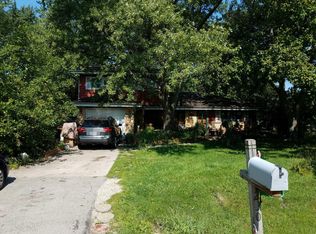 230 Valley Dr, Lindenhurst, IL 60046