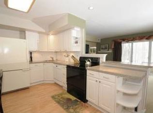 151 Bishops Dr, Aston, PA 19014