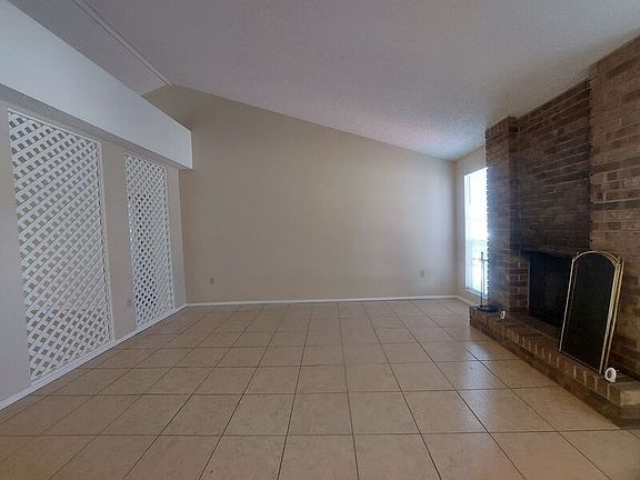 4th image of 3845 Feather Dr