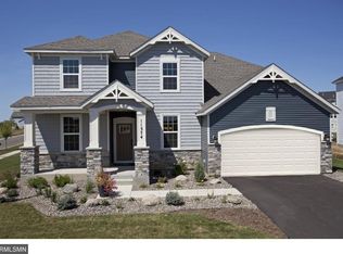 660 Hipp Circle St, New Brighton, MN 55112