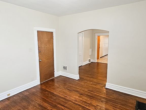 2nd image of 4988 Odell St APT 1E