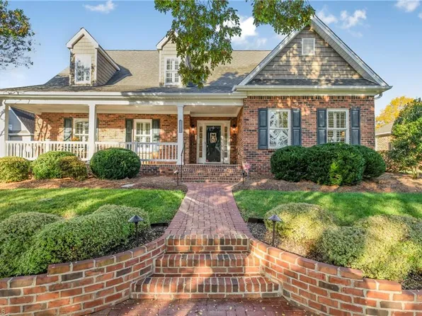 191 Brookstone Dr, Advance, NC 27006