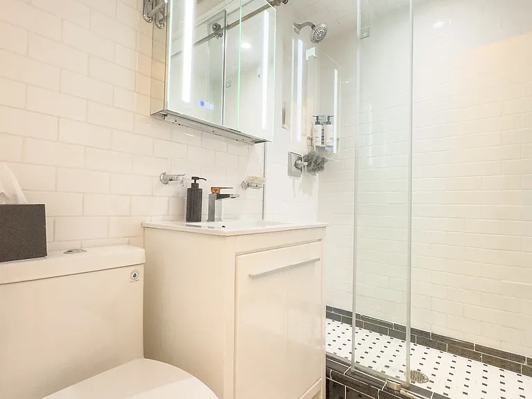 115 E 72nd St #4B — Photo 7