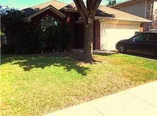 6920 Crystal Ln, North Richland Hills, TX 76182