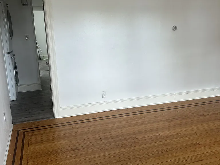 17 W 40th St #1 — Photo 9