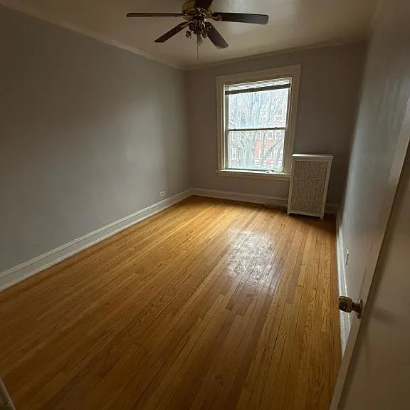 7948 S Essex Ave — Photo 3