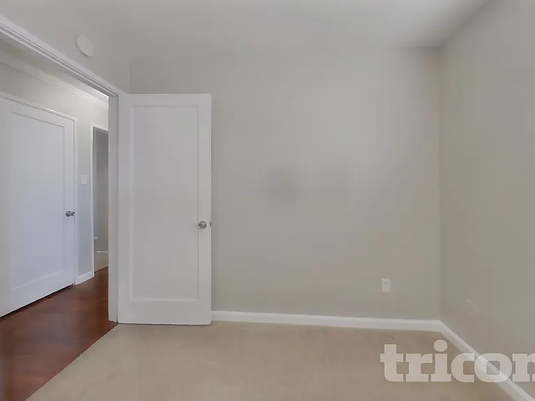 2754 Mayfair Ave — Photo 12