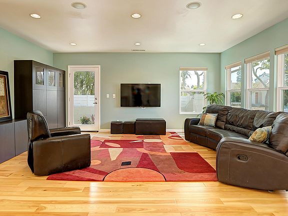 5th image of 5194 Karen Cir