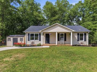 323 Pinonwood Dr, Simpsonville, SC 29680