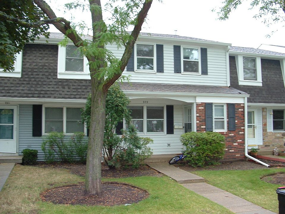1st image of 939 Banbury Ct