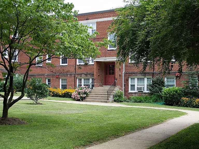 Lee Albemarle Apartments — Photo 10