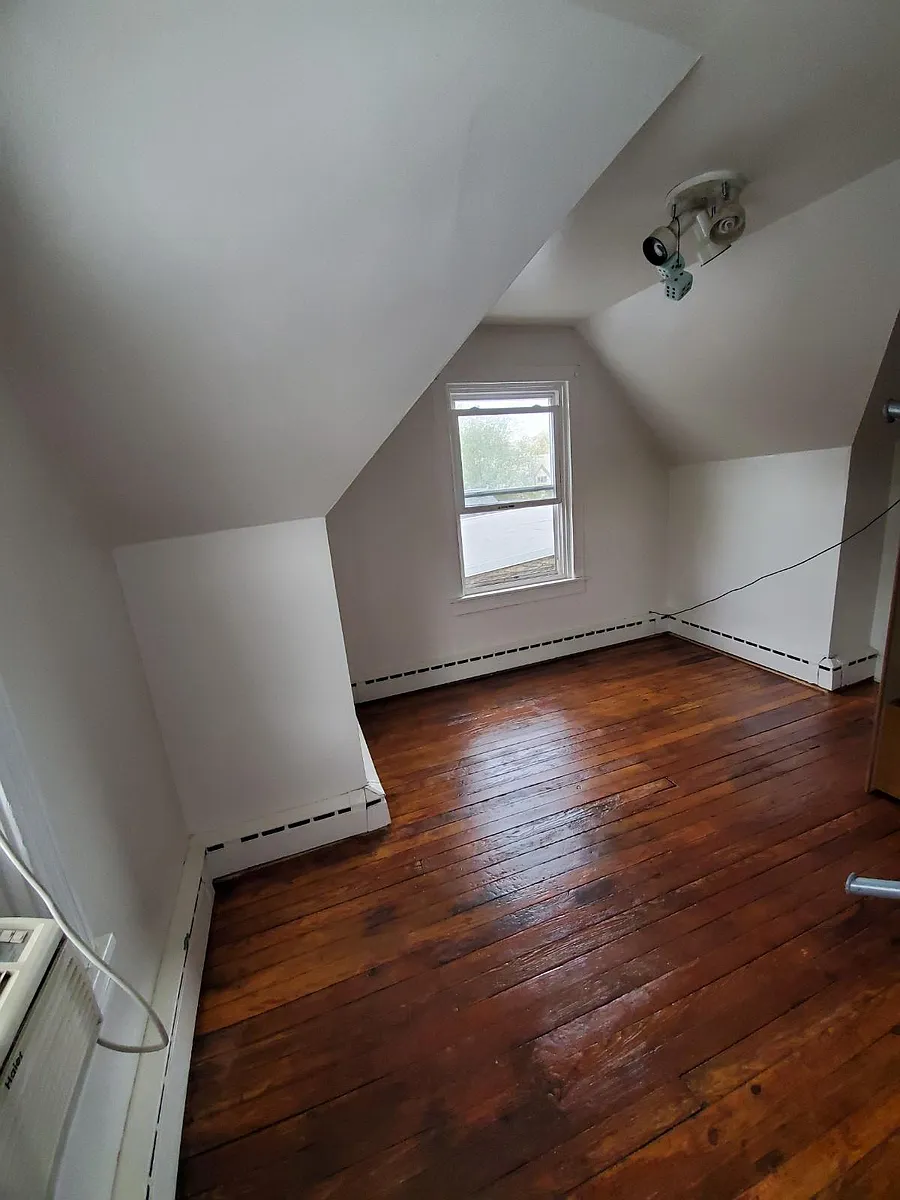 Building Photo - 363 S River St #2