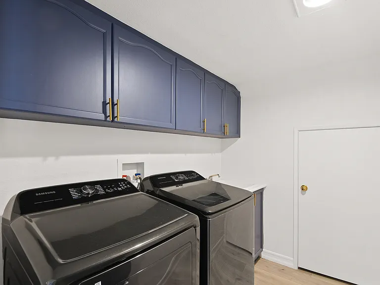 6833 Andover Ave — Photo 13