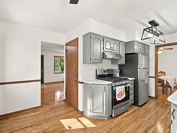 5th image of 6006 Washburn Ave N
