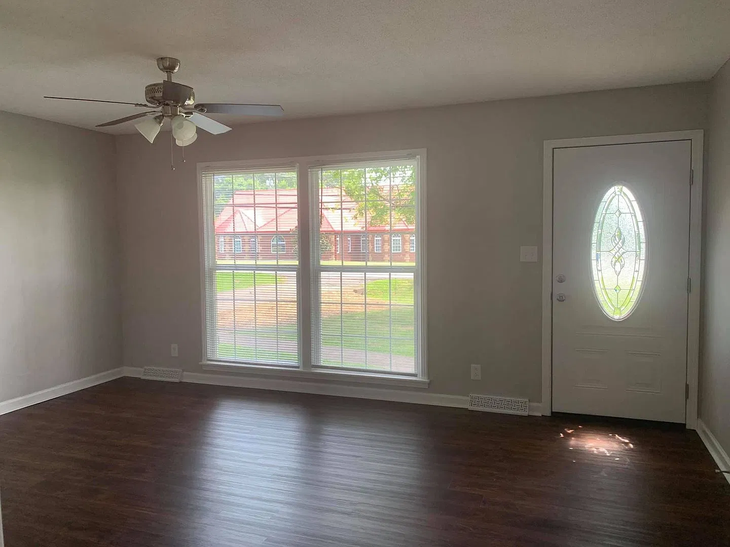 3 Bed 1 1/2 Bath Home Near Dunbar Cave and Walking Trails! — Photo 4