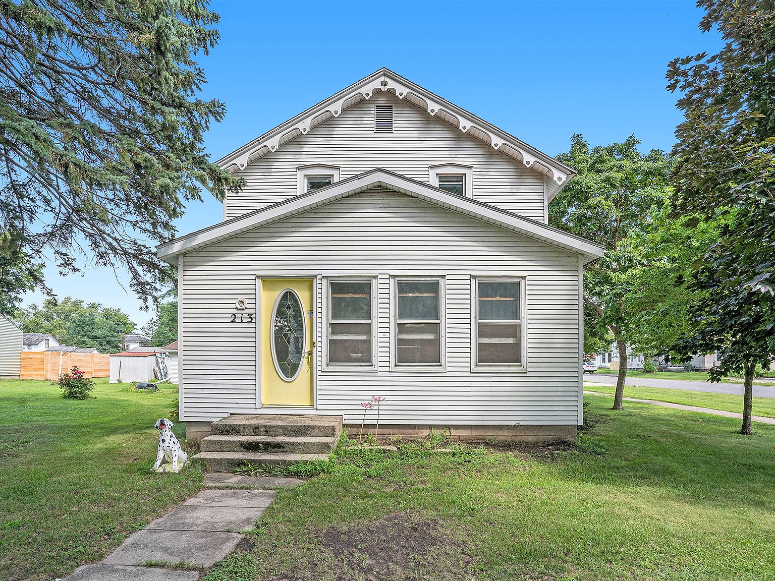 213 S Kalamazoo St, White Pigeon, MI 49099 Zillow