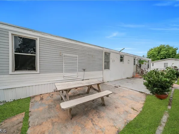 8106 Penny Dr, North Fort Myers, FL 33917