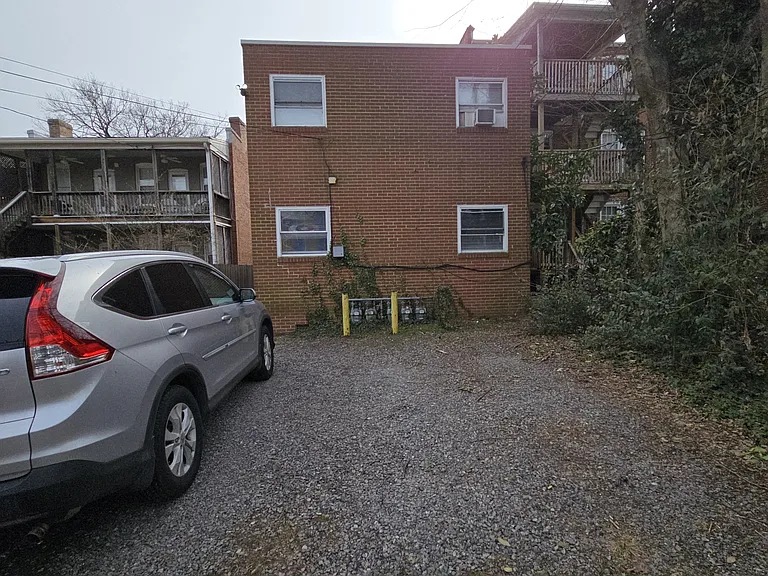 Back / Parking