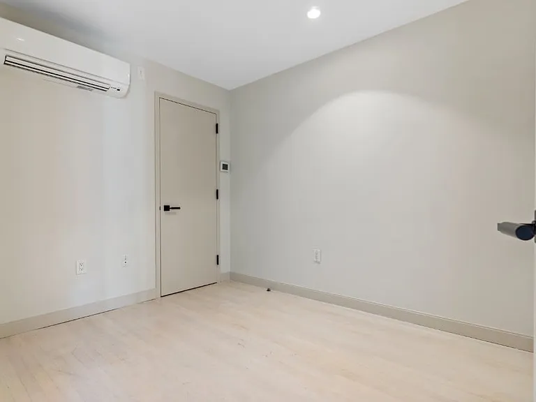 152 2nd Ave #4A — Photo 8