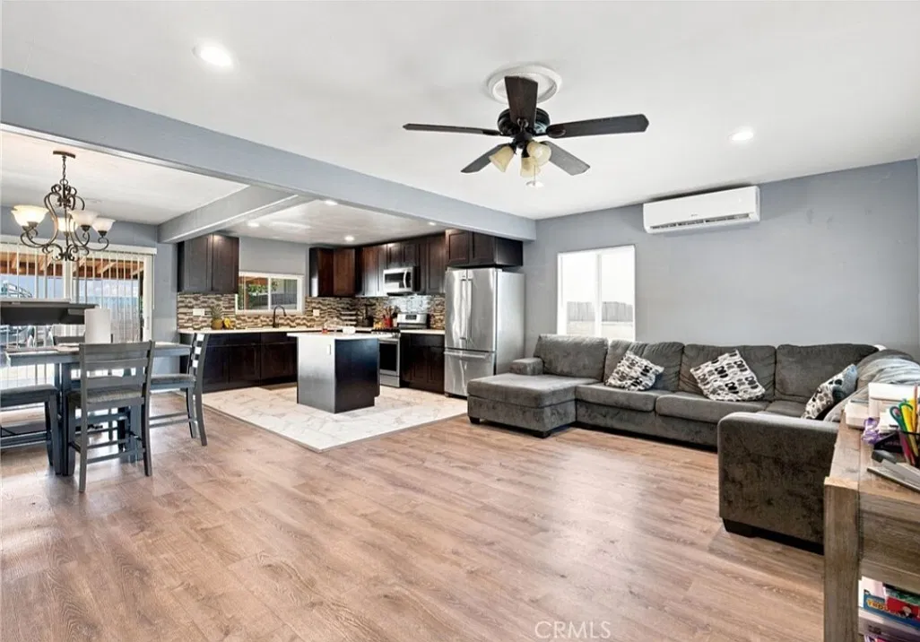 2 bed, 1065 sqft, $2,350 — Photo 2