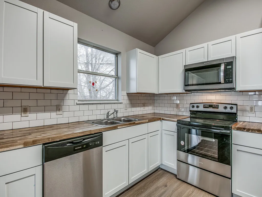 3 bed, 1772 sqft, $1,795 — Photo 2