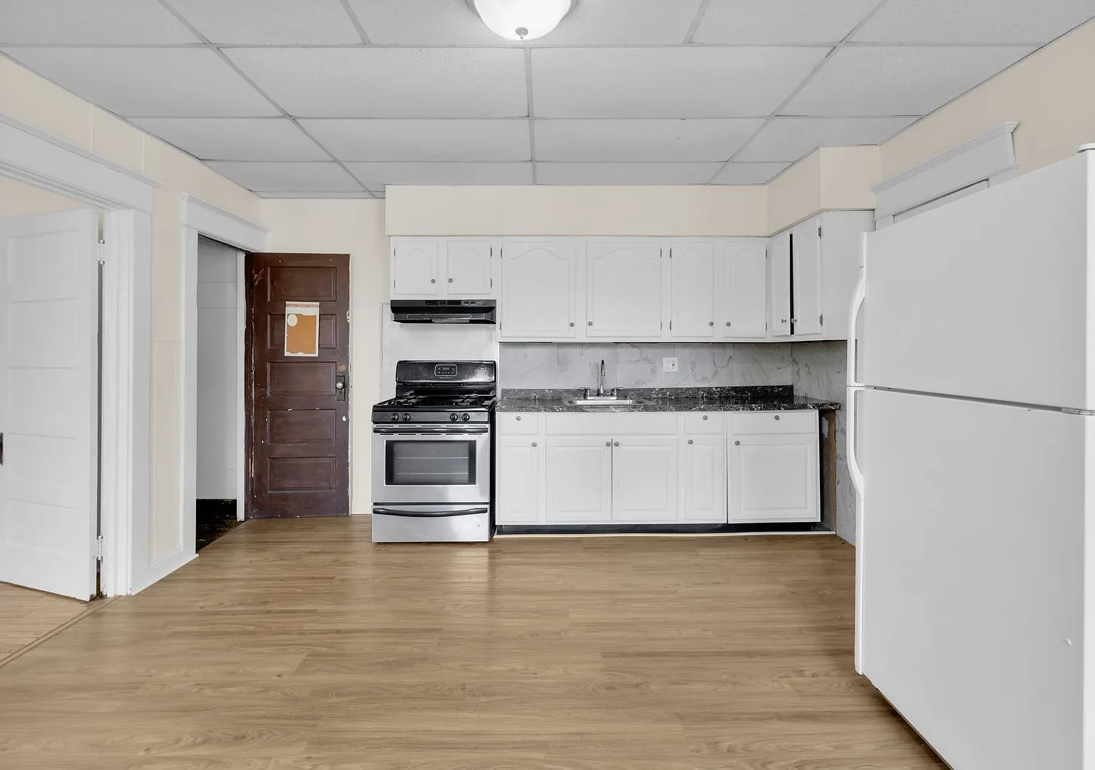 Spacious 4-Bedroom Home in Allentown Modern Comfort & Convenient Location — Photo 1