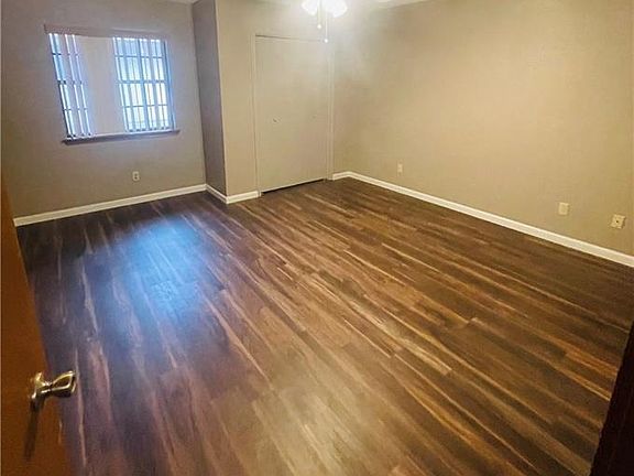 4th image of 301 La Vista Ave APT 39
