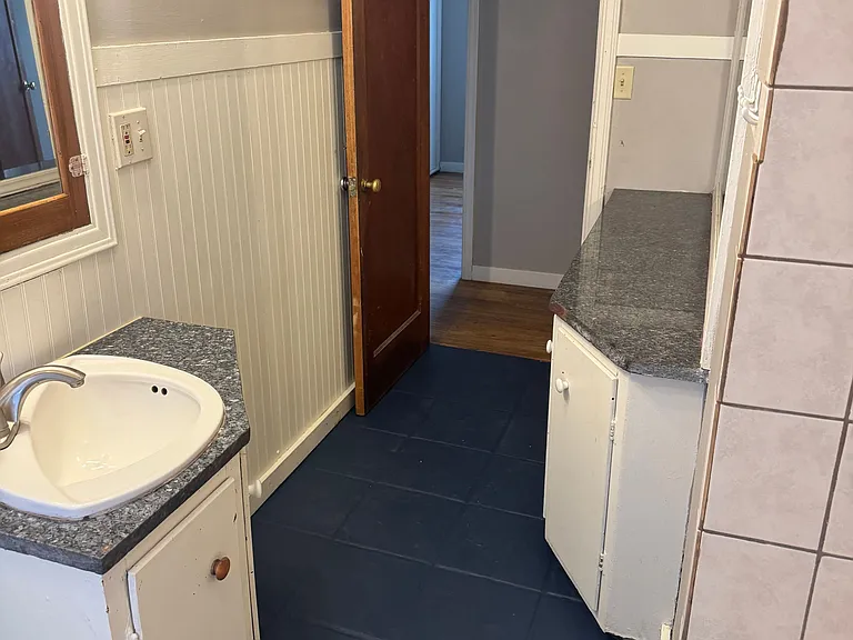 701 W 24th St #1 — Photo 17