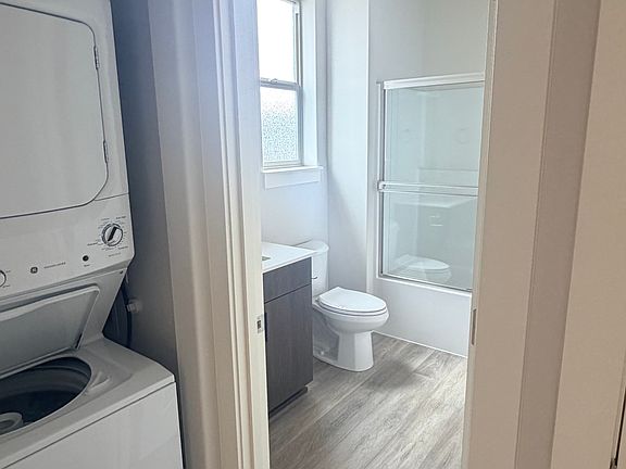 2nd image of 20552 SE Nina Ave