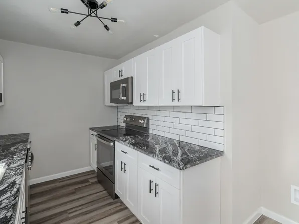 1043 Eastwood Dr, Lewisville, TX 75067