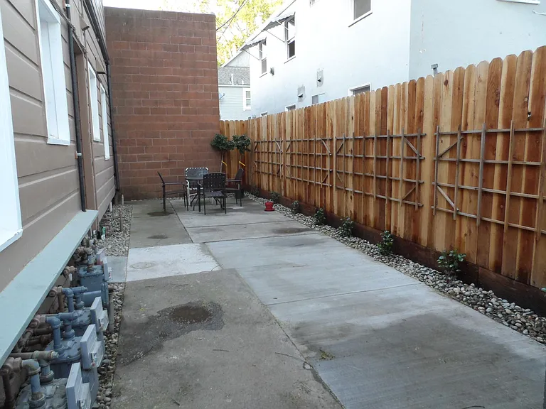 415 18th St #7 — Photo 10