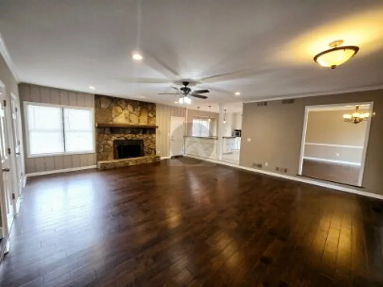 2312 Kilkenny Way NE — Photo 5